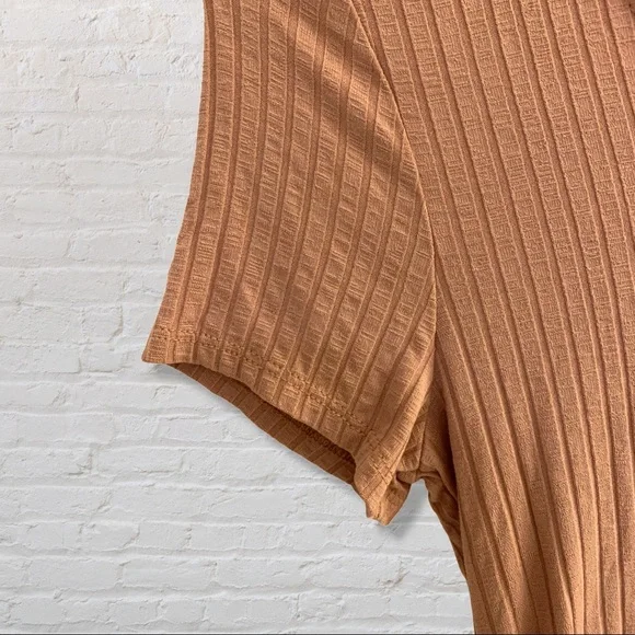 [NWT] Beige, Tight Fit Chocker Style Crop Top - Picture 2 of 4